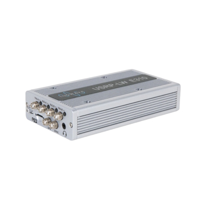 Ettus USRP E310 متوافق 2 قنوات TX/RX AD9361 RF 70MHz-6 GHz 56 MHz BW كل 1 × 10/100/1000 BASE-T Ethernet 2 × USB Ports USRP جهاز راديو محدد برمجياً